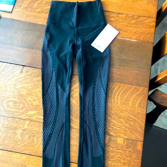 Mapped out HR tights- lululemon size 2 - Picture 1 of 3